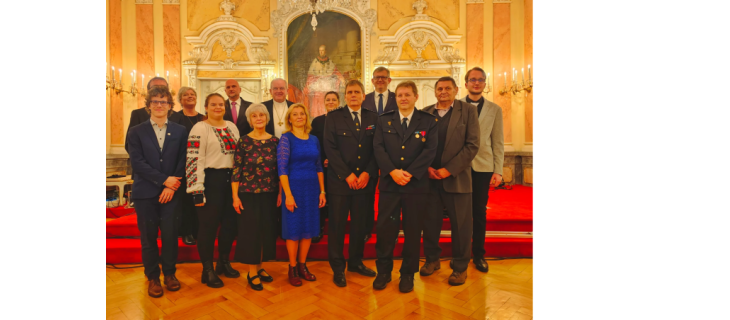 Mezi dobrovolníky Olomouckého kraje je osm neuvěřitelných příběhů: slečna pomáhající na Ukrajině či senior věnující se ochraně Jeseníků